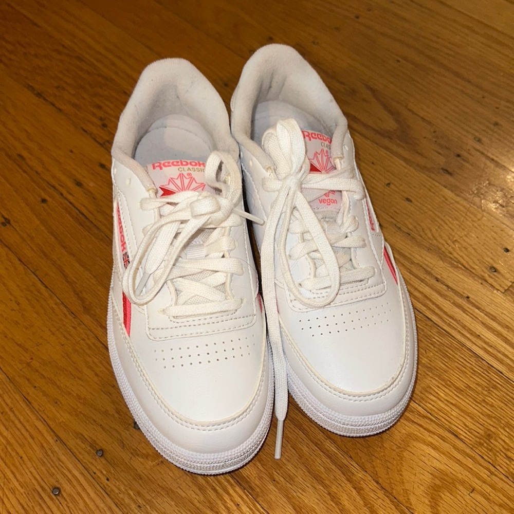 never worn reebok sneakers